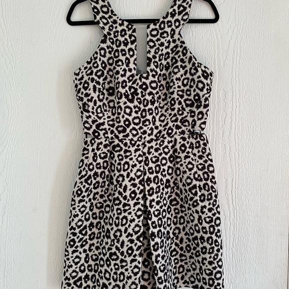 W118 By Walter Baker Reba Dress
SIZE MEDIUM - Picture 8 of 15